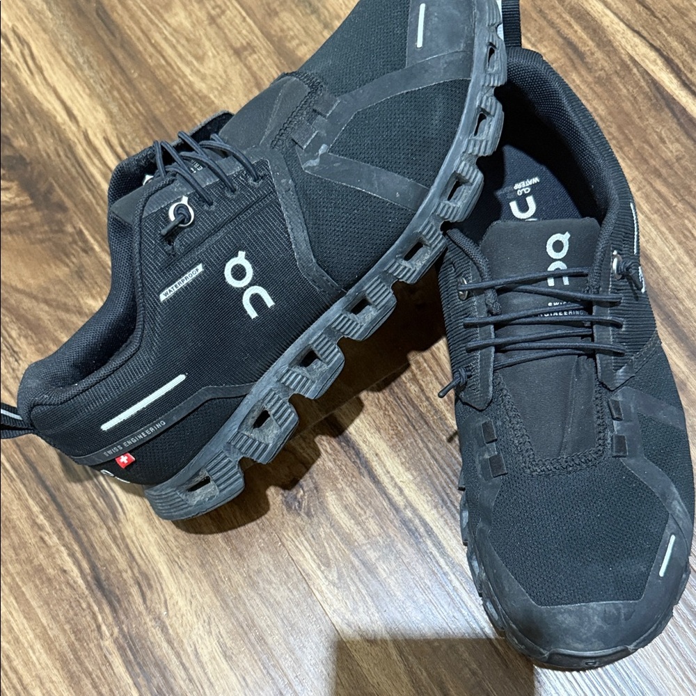 On Running Men's Black Athletic Shoes